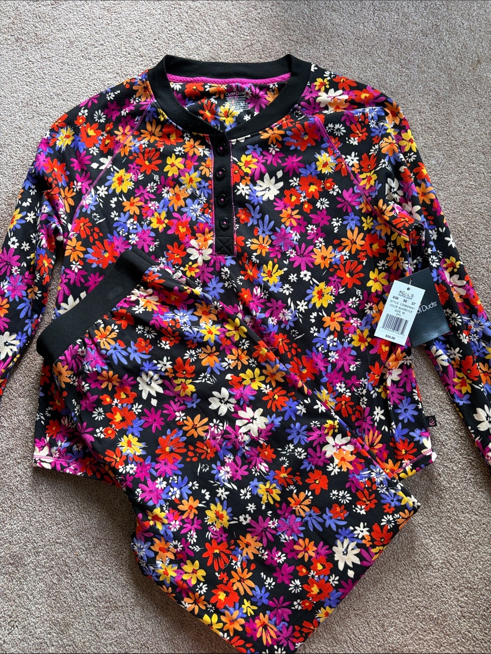 Cuddl Duds Women’s black flowers warm pajama top bottom set size medium NWT - Picture 2 of 3